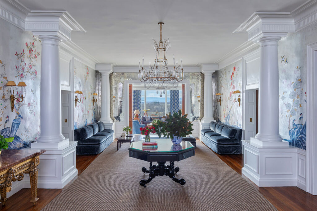 Virginia Estate - Entry