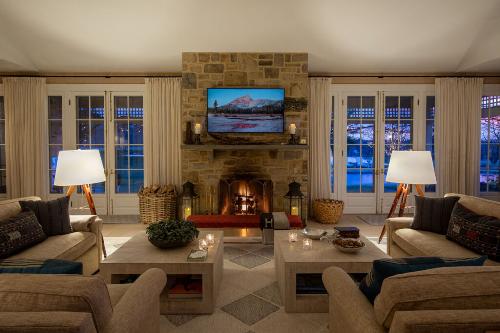 Virginia Estate - Living Room